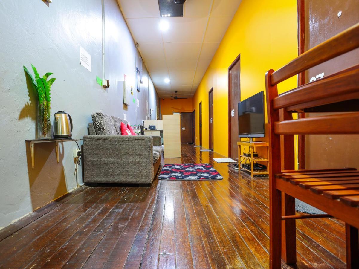 فندق Spot On 90610 Loft Waterfront كوشنج المظهر الخارجي الصورة